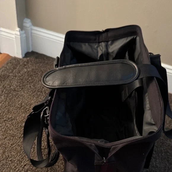 BEIS Mini weekender in Black - Picture 7 of 8